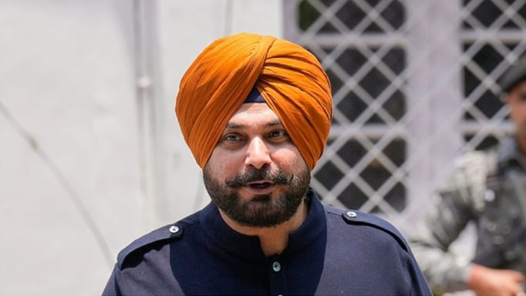 سدھو نے 5 مہینے سے کم عرصے میں 33 کلو وزن کم کرلیا، تصویر کیساتھ راز بھی بتادیا Pakistan News Alert